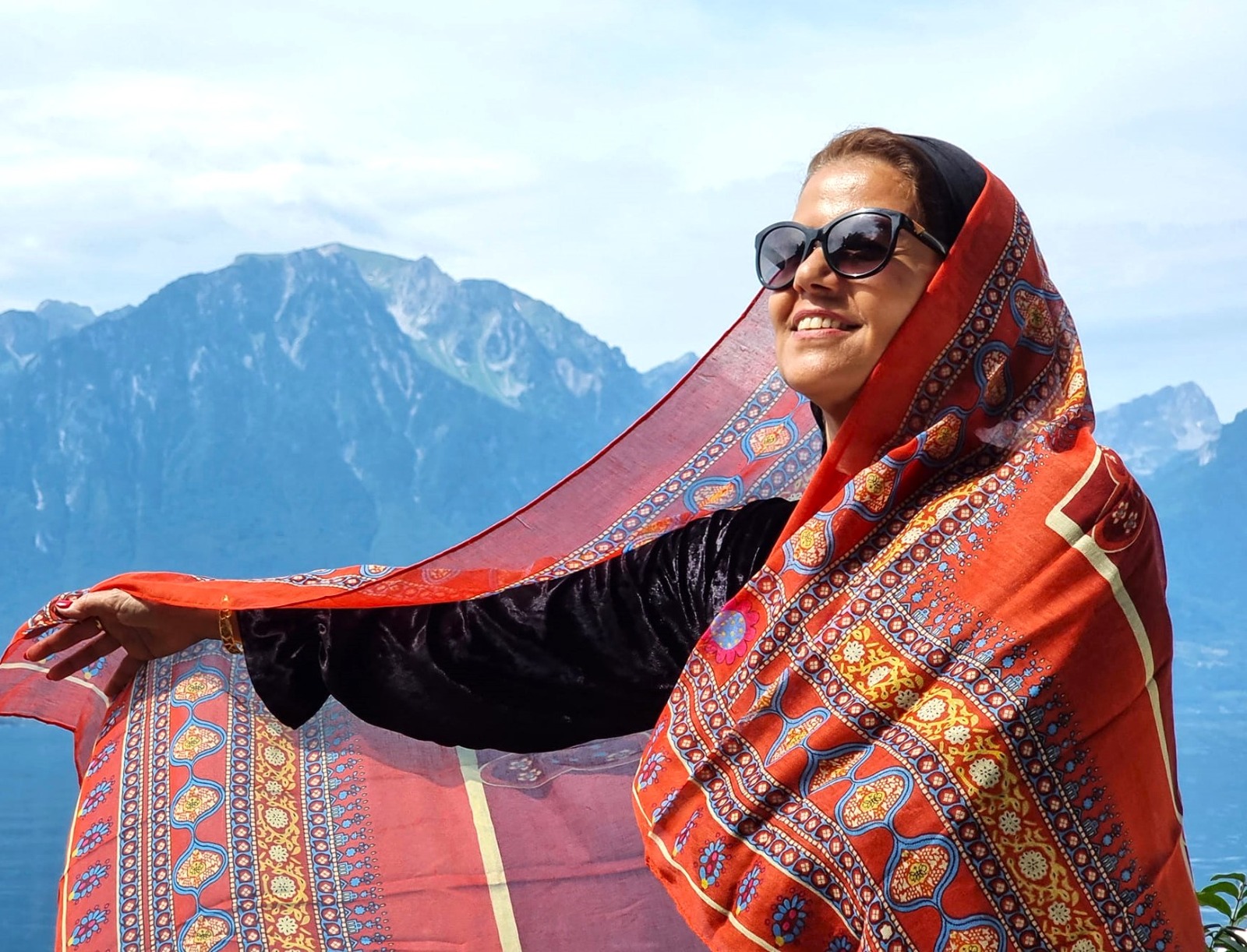 الكاتبة اليمنية ناديا كوكباني الفائزة بجائزة نجيب محفوظ 2025