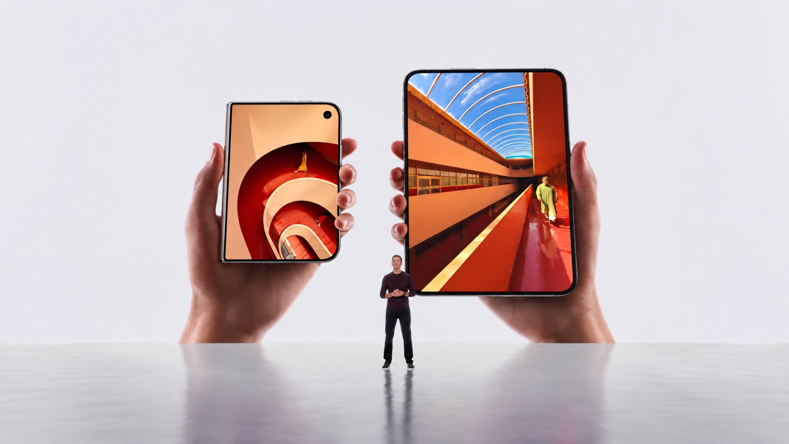 مدير أبل جون تيرنوس يكشف عن هاتف iPhone Duo الجديد خلال فعاليات مؤتمر الشركة السنوي. 9 سبتمبر 2026 - Apple