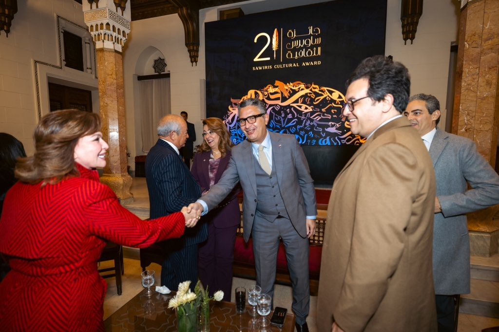 من المشاركين في حفل الجائزة