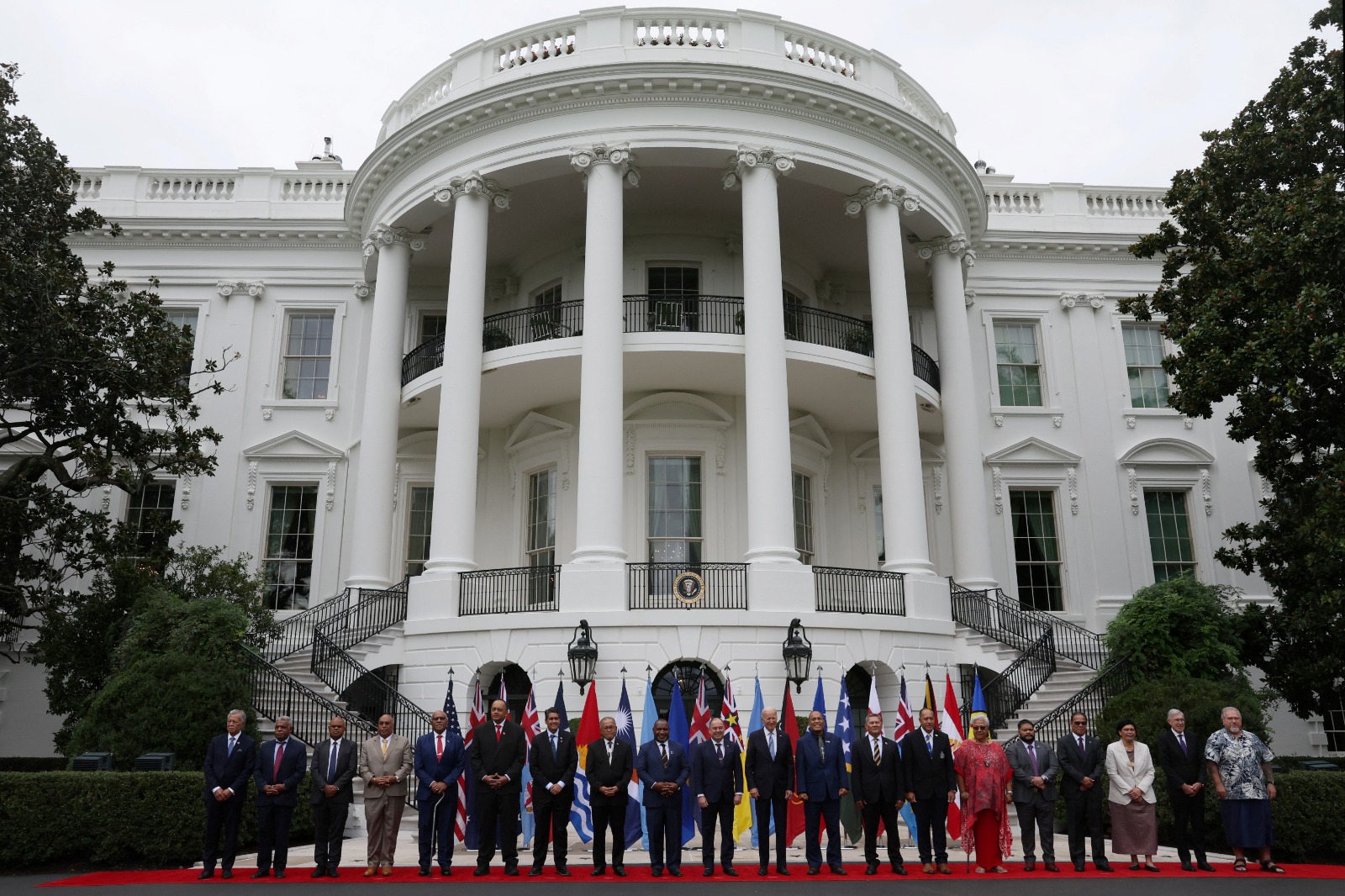 صورة جماعية للمشاركين في اجتماع قادة الولايات المتحدة ودول جزرية في المحيط الهادئ.  واشنطن. 25 سبتمبر 2023