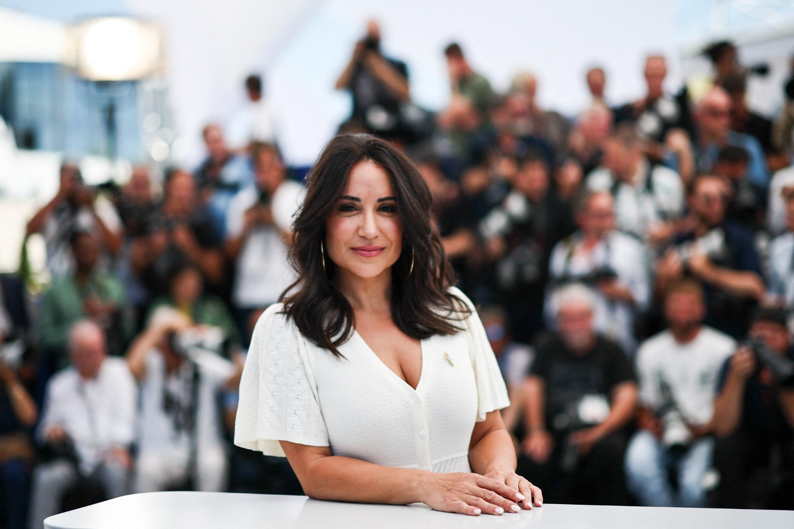 المخرجة التونسية الفرنسية أريج سحيري خلال مهرجان كان السينمائي الدولي في دورته 78. 14 مايو 2025