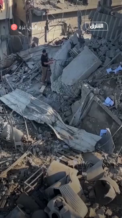 آثار غارة إسرائيلية على منطقة سكنية وسط غزة