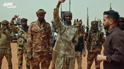 مالك يوثّق الحرب في السودان، ويقترب من وجوه الناس في البلاد. تتتبّع رحلته شهادات ناجين وذوي ضحايا، من المقابر الجماعية إلى مخيمات النزوح في الفاشر ومحيطها، لتكشف قصصا عن الفقد والتهجير والعنف الجنسي، وتوثّق روايات عن انتهاكات تُنسب إلى قوات الدعم السريع. 