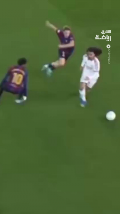 ديوماندي يمنح يامال درساً في المهارة بمراوغة رائعة خلال الكلاسيكو 🔥